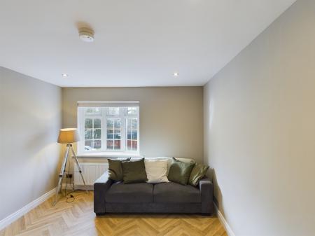 2 bedroom Flat to let in Park Place, Ravenhill Road, Belfast, BT6
