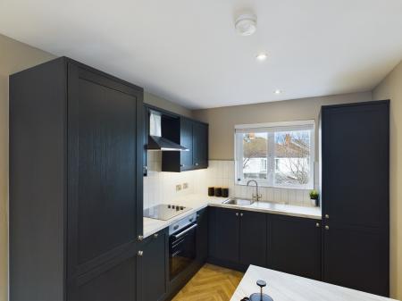 2 bedroom Flat to let in Park Place, Ravenhill Road, Belfast, BT6