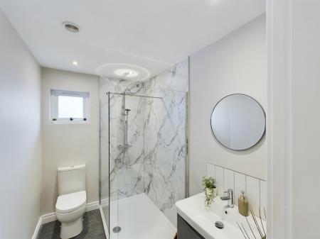 2 bedroom Flat to let in Park Place, Ravenhill Road, Belfast, BT6