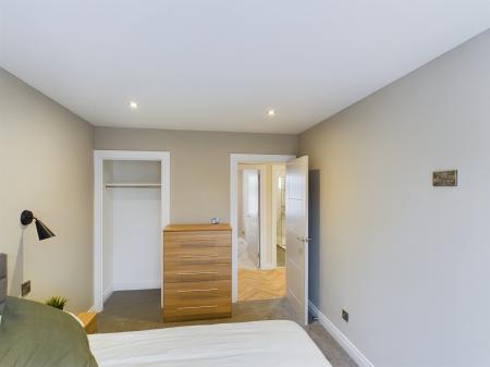 2 bedroom Flat to let in Park Place, Ravenhill Road, Belfast, BT6