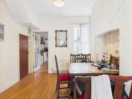 3 bedroom Terraced House to let in Cadogan Street, Belfast, BT7