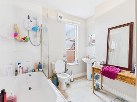 3 bedroom Terraced House to let in Cadogan Street, Belfast, BT7