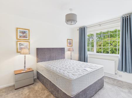 2 bedroom Flat to let in Strathearn Court, BT18