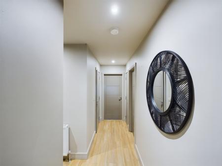 2 bedroom Flat to let in 60 Knocknagoney Road, Belfast, BT4