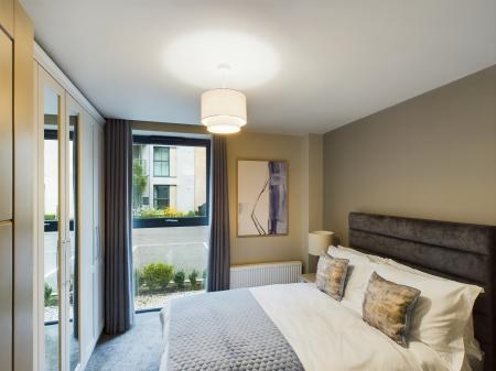 2 bedroom Flat to let in 60 Knocknagoney Road, Belfast, BT4