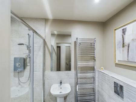 2 bedroom Flat to let in 60 Knocknagoney Road, Belfast, BT4