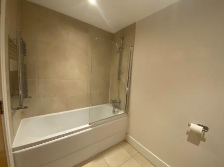 2 bedroom Flat to let in Princes Dock Street, Belfast, BT1