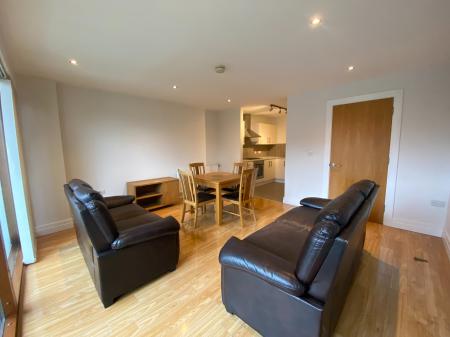2 bedroom Flat to let in Princes Dock Street, Belfast, BT1