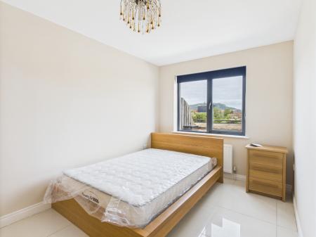 2 bedroom Flat to let in Brown Square, Peters Hill, Belfast, BT13