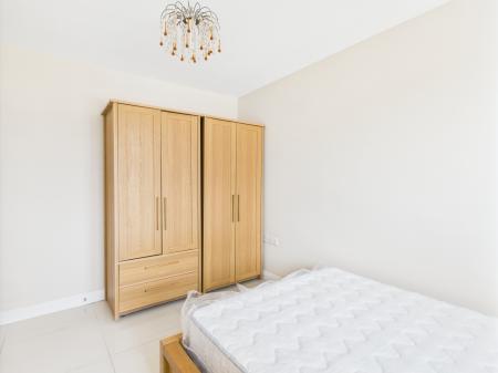 2 bedroom Flat to let in Brown Square, Peters Hill, Belfast, BT13