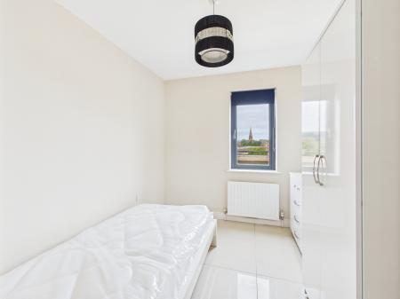 2 bedroom Flat to let in Brown Square, Peters Hill, Belfast, BT13