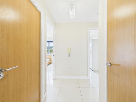 2 bedroom Flat to let in Brown Square, Peters Hill, Belfast, BT13