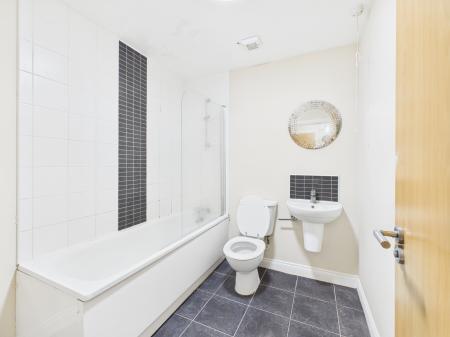2 bedroom Flat to let in Brown Square, Peters Hill, Belfast, BT13