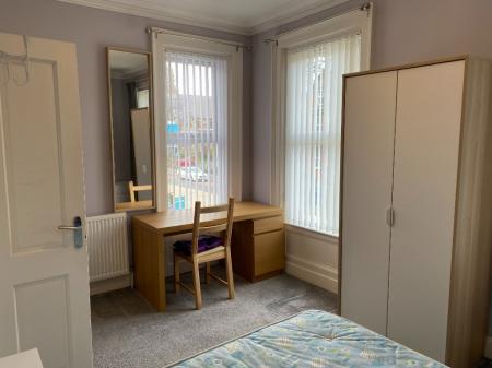 3 bedroom Semi-detached house to let in Ormeau Road, Belfast, BT7