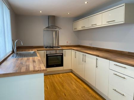 3 bedroom Semi-detached house to let in Ormeau Road, Belfast, BT7