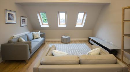 2 bedroom Flat to let in 56 Rossmore Drive, Belfast, BT7