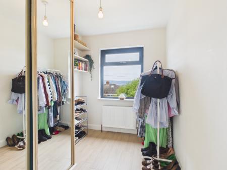 2 bedroom Semi-detached house to let in Delamont Park, Belfast, BT6