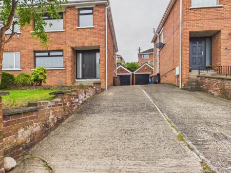 2 bedroom Semi-detached house to let in Delamont Park, Belfast, BT6