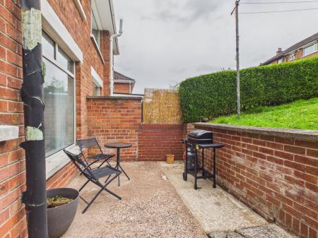 2 bedroom Semi-detached house to let in Delamont Park, Belfast, BT6