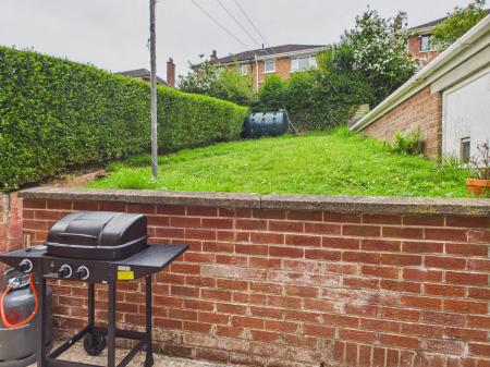 2 bedroom Semi-detached house to let in Delamont Park, Belfast, BT6