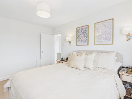 2 bedroom Semi-detached house to let in Delamont Park, Belfast, BT6