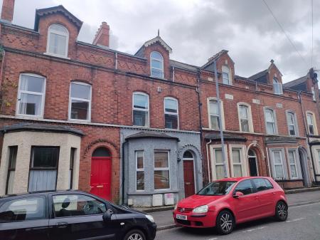3 bedroom Flat to let in Fitzroy Avenue, Belfast, BT7
