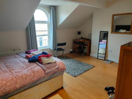 3 bedroom Flat to let in Fitzroy Avenue, Belfast, BT7