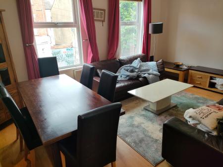 3 bedroom Flat to let in Fitzroy Avenue, Belfast, BT7