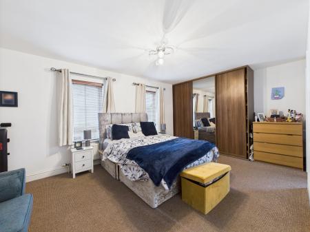 3 bedroom Town house to let in Hillsborough Road, Carryduff, BT8