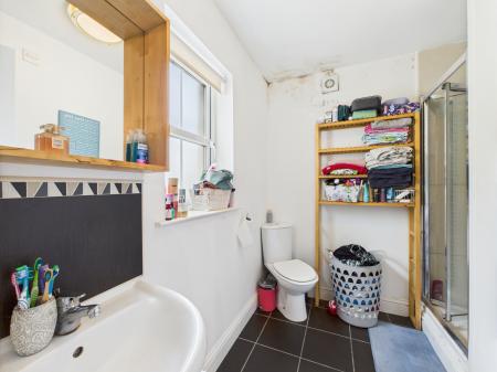 3 bedroom Town house to let in Hillsborough Road, Carryduff, BT8
