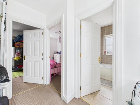 3 bedroom Town house to let in Hillsborough Road, Carryduff, BT8
