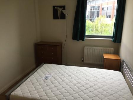 2 bedroom Flat to let in 107 Castle Street, Belfast, BT1
