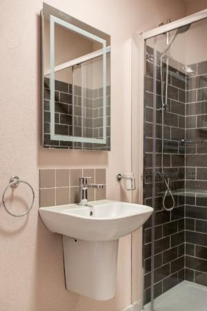 2 bedroom Apartment to let in 334 Ormeau Road, Belfast, BT7