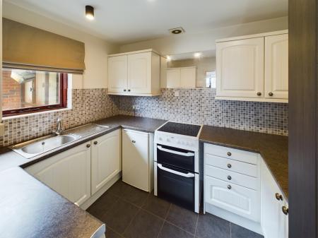 2 bedroom Apartment to let in De Beere Court, Finaghy, Belfast, BT10