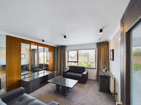 2 bedroom Apartment to let in De Beere Court, Finaghy, Belfast, BT10