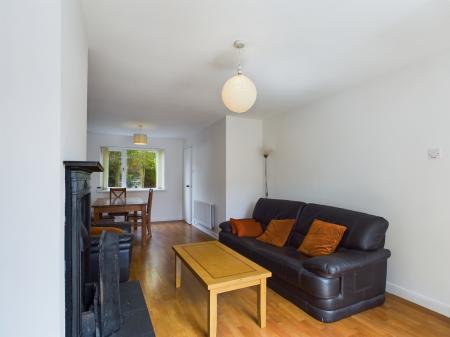 3 bedroom Semi-detached house to let in Hampton Parade, Sunnyside Street, Belfast, BT7