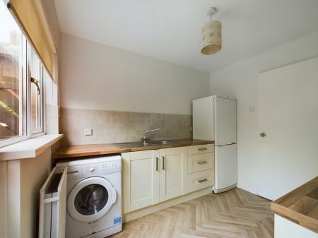 3 bedroom Semi-detached house to let in Hampton Parade, Sunnyside Street, Belfast, BT7