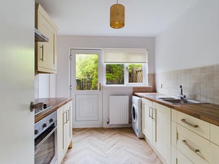 3 bedroom Semi-detached house to let in Hampton Parade, Sunnyside Street, Belfast, BT7