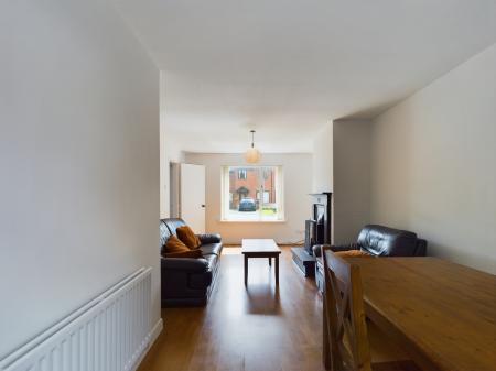 3 bedroom Semi-detached house to let in Hampton Parade, Sunnyside Street, Belfast, BT7