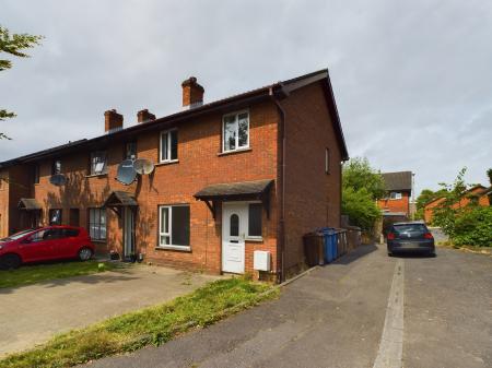 3 bedroom Semi-detached house to let in Hampton Parade, Sunnyside Street, Belfast, BT7