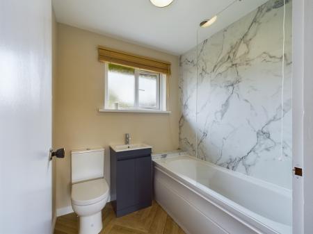 3 bedroom Semi-detached house to let in Hampton Parade, Sunnyside Street, Belfast, BT7