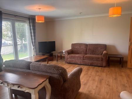 2 bedroom Flat to let in Annavale House, Carryduff, BT8