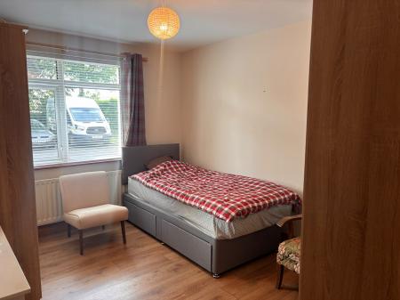 2 bedroom Flat to let in Annavale House, Carryduff, BT8