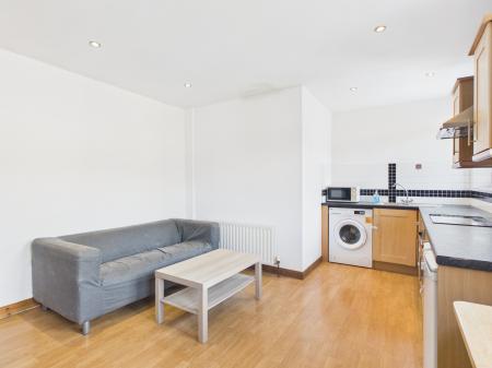 2 bedroom Flat to let in Richview Street, Donegall Road, Belfast, BT12