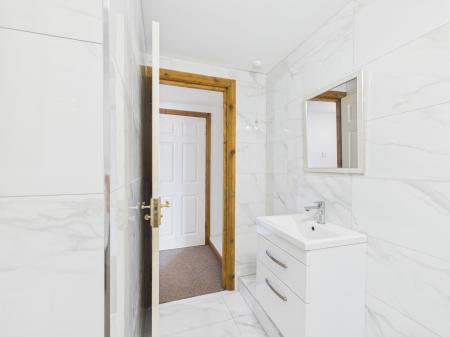 2 bedroom Flat to let in Richview Street, Donegall Road, Belfast, BT12
