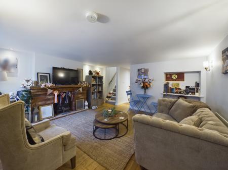 2 bedroom Terraced House to let in Arthur Street, Hillsborough, BT26