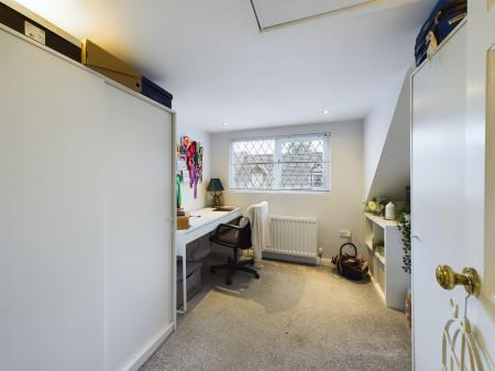 2 bedroom Terraced House to let in Arthur Street, Hillsborough, BT26