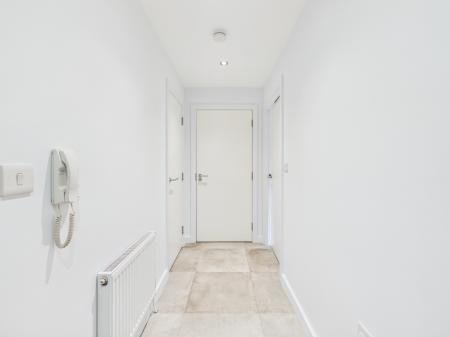 2 bedroom Flat to let in Castlereagh Street, Belfast, BT5