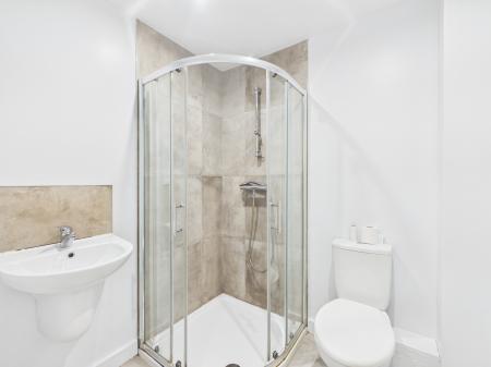 2 bedroom Flat to let in Castlereagh Street, Belfast, BT5