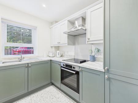 2 bedroom Flat to let in 85 Kings Road, Belfast, BT5